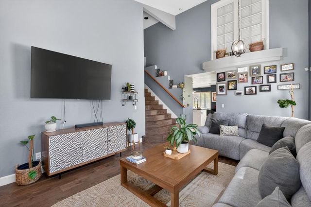 9158 Eastpointe Ct, Elk Grove, CA 95624