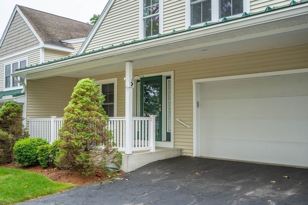 43 Blossom Sq 43, Holden, MA 01520