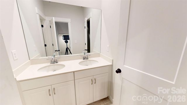 9512 Munsing Drive 165, Charlotte, NC 28269