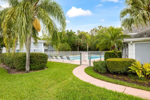 3236 SE Aster Lane M226, Stuart, FL 34994