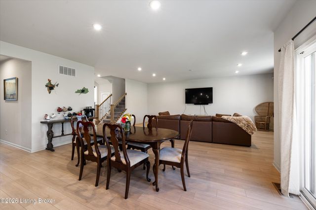 17418 Shakes Creek Dr, Fisherville, KY 40023