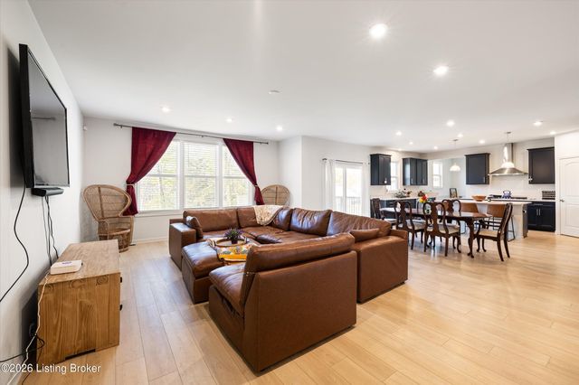 17418 Shakes Creek Dr, Fisherville, KY 40023