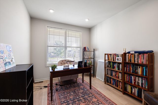 17418 Shakes Creek Dr, Fisherville, KY 40023