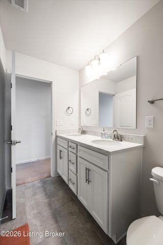 17418 Shakes Creek Dr, Fisherville, KY 40023