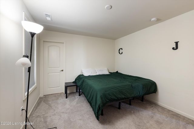 17418 Shakes Creek Dr, Fisherville, KY 40023