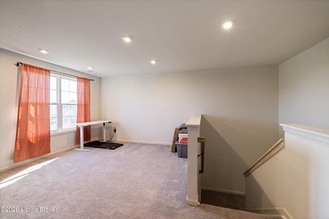 17418 Shakes Creek Dr, Fisherville, KY 40023