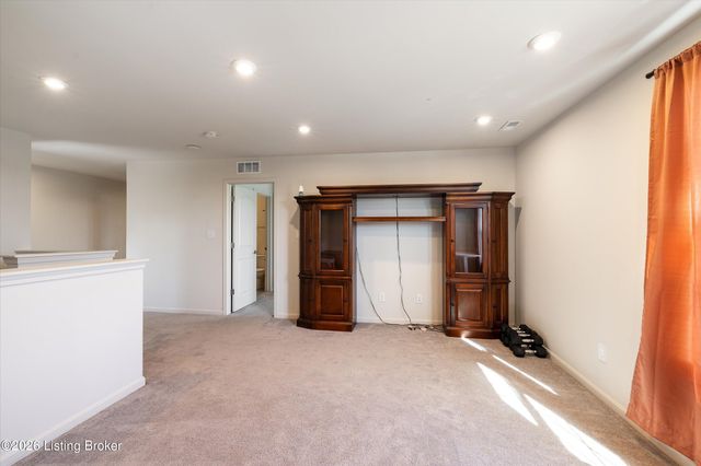 17418 Shakes Creek Dr, Fisherville, KY 40023