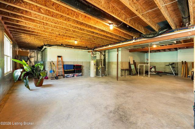 17418 Shakes Creek Dr, Fisherville, KY 40023