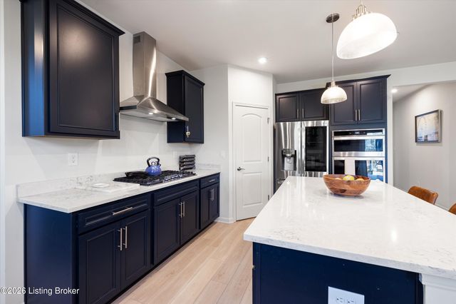 17418 Shakes Creek Dr, Fisherville, KY 40023