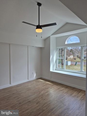 4 STEWER LN, Perkasie, PA 18944