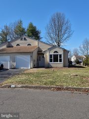 4 STEWER LN, Perkasie, PA 18944