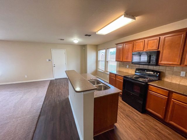 604 Trillium Lane, Desoto, TX 75115