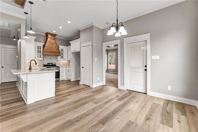 1200 Military Drive, Bryan, TX 77803