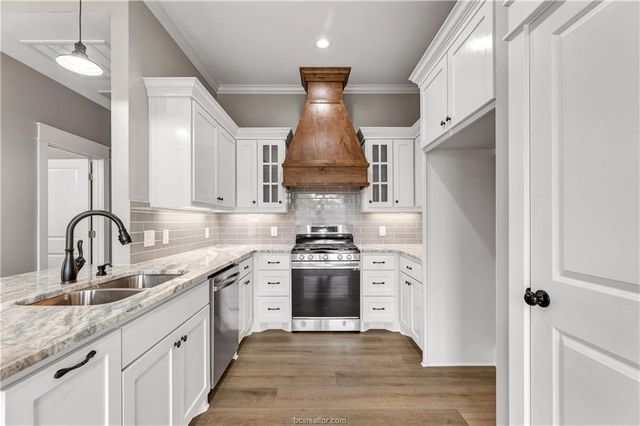 1200 Military Drive, Bryan, TX 77803