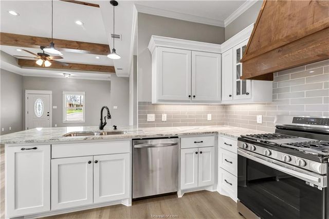 1200 Military Drive, Bryan, TX 77803