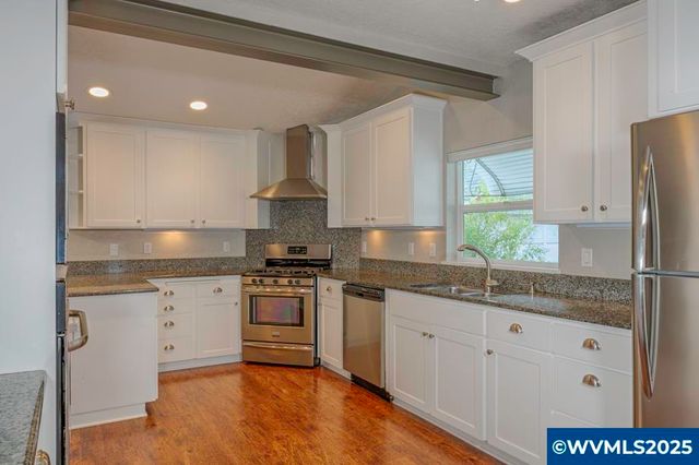 578 23rd St NE, Salem, OR 97301