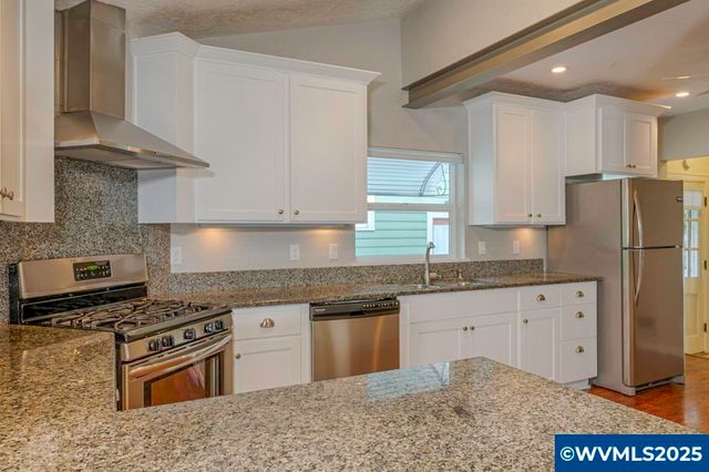 578 23rd St NE, Salem, OR 97301