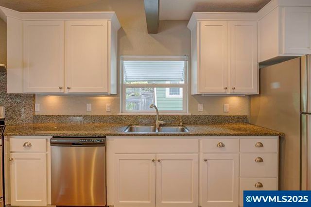 578 23rd St NE, Salem, OR 97301