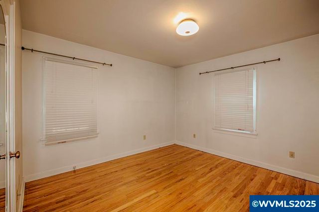 578 23rd St NE, Salem, OR 97301