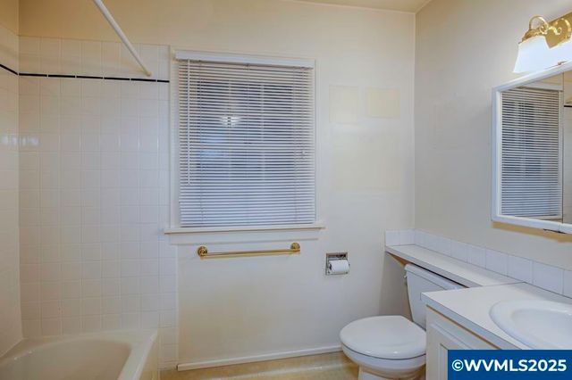 578 23rd St NE, Salem, OR 97301