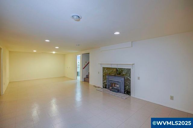 578 23rd St NE, Salem, OR 97301