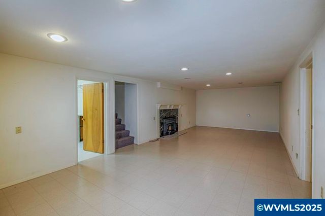 578 23rd St NE, Salem, OR 97301