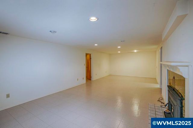 578 23rd St NE, Salem, OR 97301