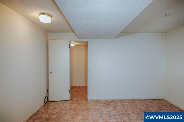 578 23rd St NE, Salem, OR 97301