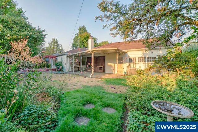 578 23rd St NE, Salem, OR 97301