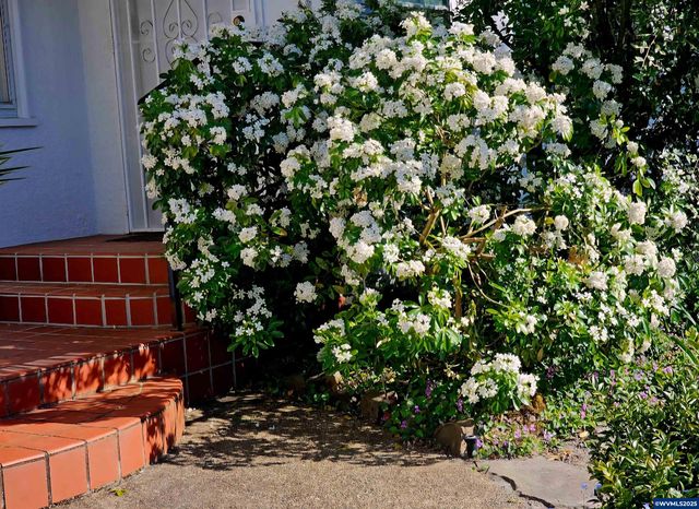 578 23rd St NE, Salem, OR 97301