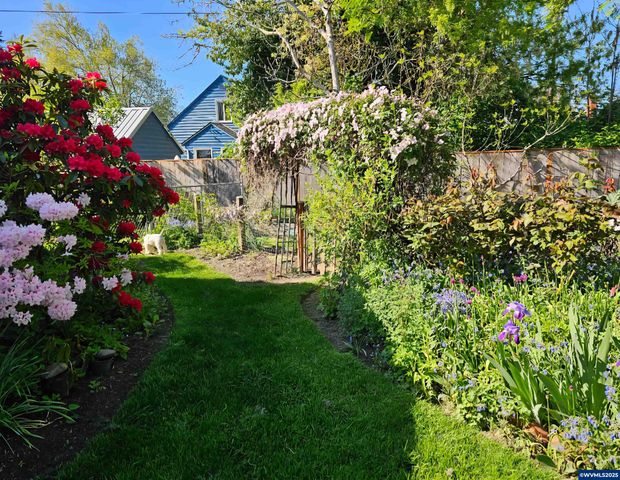 578 23rd St NE, Salem, OR 97301