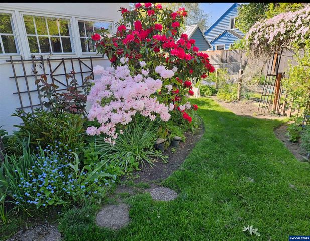 578 23rd St NE, Salem, OR 97301