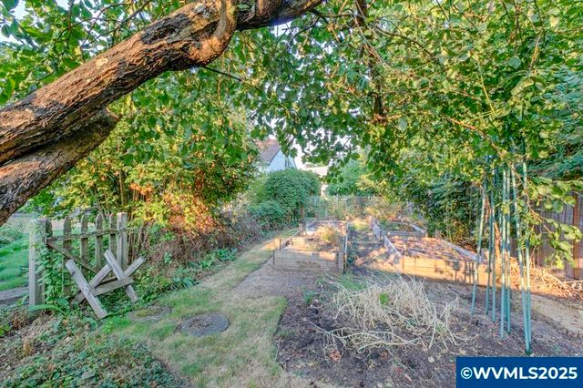 578 23rd St NE, Salem, OR 97301