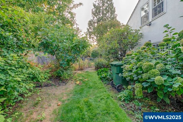 578 23rd St NE, Salem, OR 97301