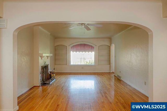 578 23rd St NE, Salem, OR 97301