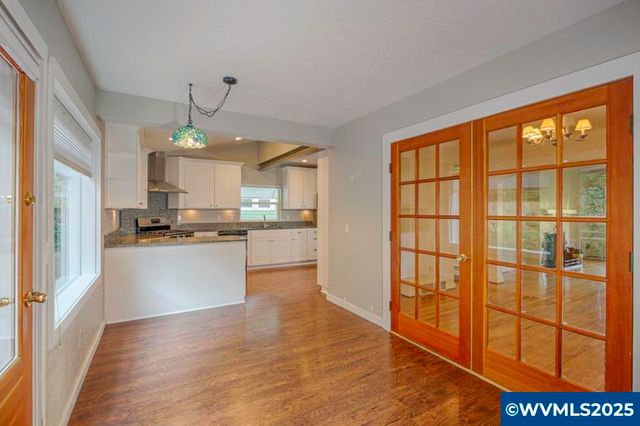 578 23rd St NE, Salem, OR 97301