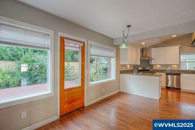 578 23rd St NE, Salem, OR 97301