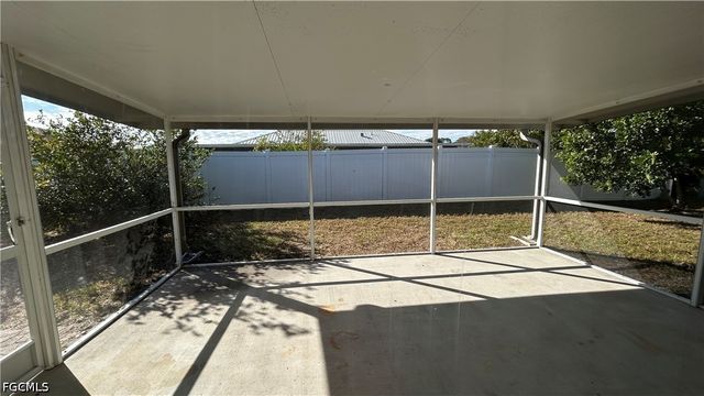 10738 Cocoatree CT, Lehigh Acres, FL 33936
