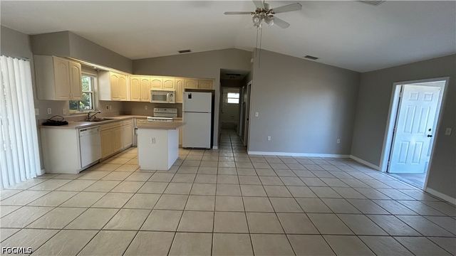 10738 Cocoatree CT, Lehigh Acres, FL 33936