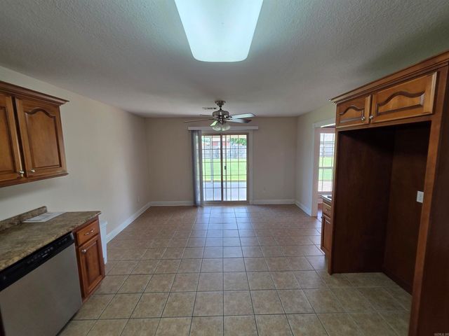 2903 Cambridge Drive, Paragould, AR 72450