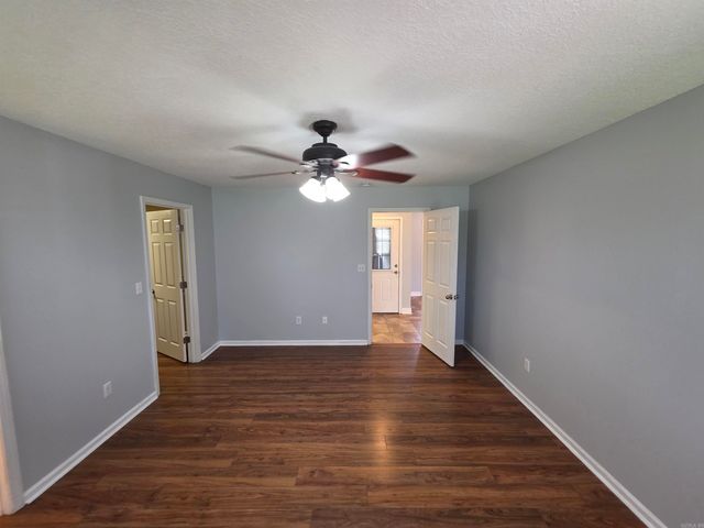 2903 Cambridge Drive, Paragould, AR 72450
