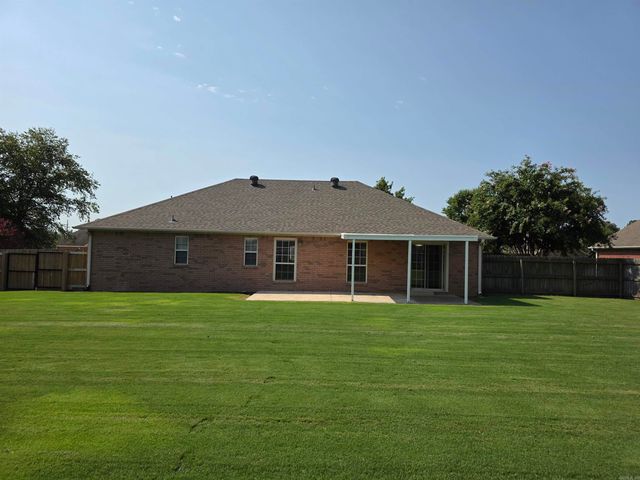 2903 Cambridge Drive, Paragould, AR 72450