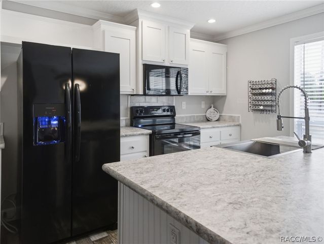 9900 W Pinespring Court, Crystal River, FL 34428