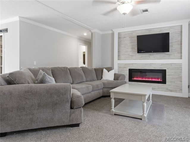 9900 W Pinespring Court, Crystal River, FL 34428