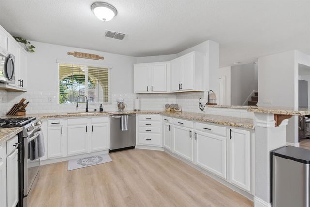 329 Emory Oak Pl, Lathrop, CA 95330