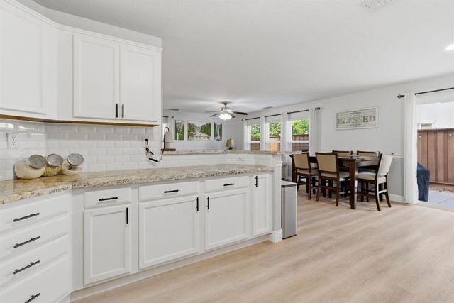 329 Emory Oak Pl, Lathrop, CA 95330