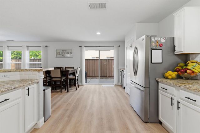 329 Emory Oak Pl, Lathrop, CA 95330