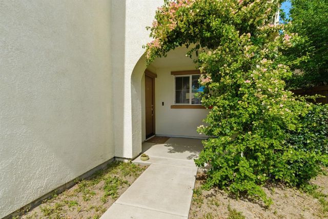 329 Emory Oak Pl, Lathrop, CA 95330