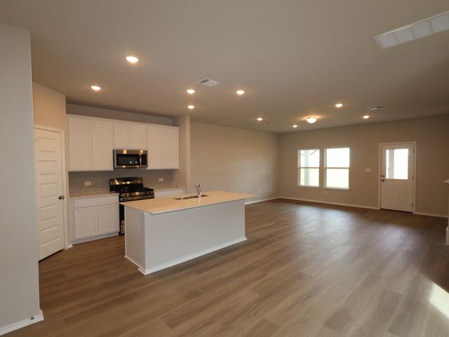 150 Big Banyan DR, Dripping Springs, TX 78620