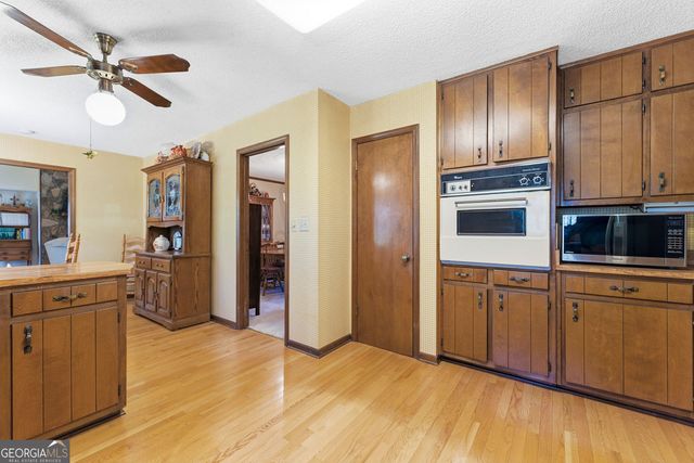 5215 Ashford Court SW, Lilburn, GA 30047